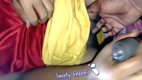 Amateur hairy brunette with a round ass gets pussy worked