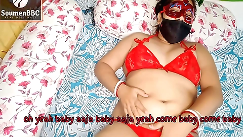 Amateur brunette with a big ass enjoys a big dildo