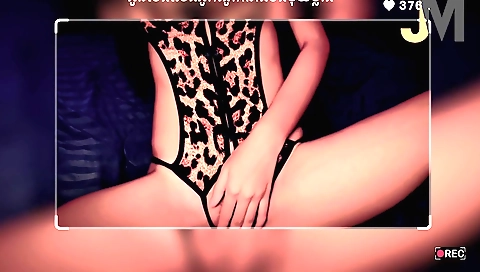 Amateur with a sexy body makes love in different ways