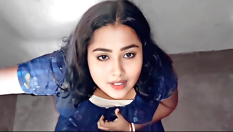 Indian teen babe with a hot body and a cute face in a video