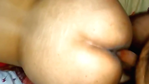 Amateur girl with a large ass is getting her pussy fucked