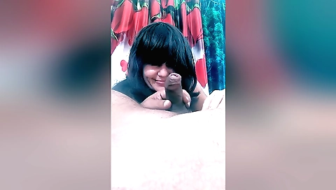 Amateur teen 18+ slut with a shaved pussy enjoys a big dick