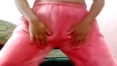 Indian amateur beauty shows off her beautiful body