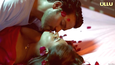 Hottie with round ass and big booty is showing some hotness