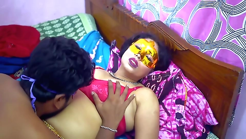 Desi ion bhabhi is a hottie with a beautiful face and a perfect body