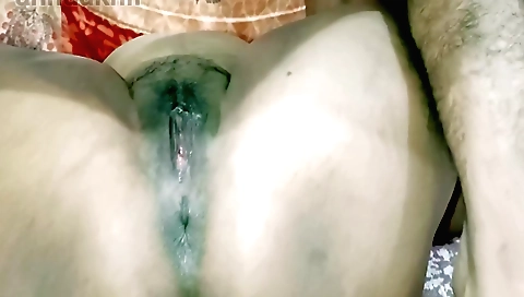 Amateur brunette hairy girl sucking dick on camera