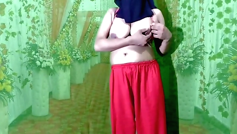 Hot amateur video with a hot and lustful girl in the nude