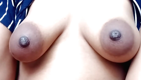 Indian teen in her naked webcam video with her naked body