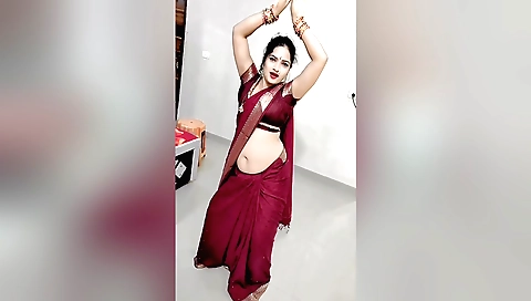 Indian babe giving her big cock in public in a solo scene