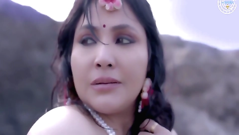 Indian brunette and a guy share a sweaty outdoor love session