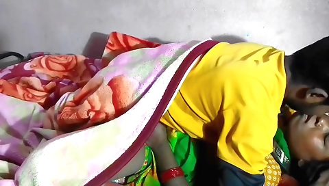 Amateur brunette in sexy outfit fucks with her man on the couch