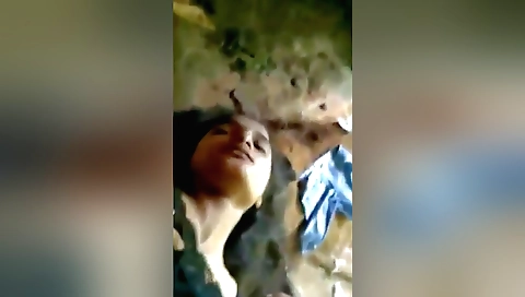 Indian amateur brunette gets rammed in outdoor pov