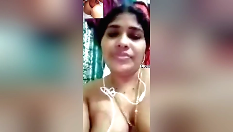 Bhabhi bitches with boobs in sexy amateur solo video