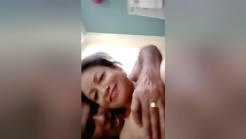 Indian hottie with a great body in a tight pussy video