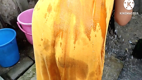 Indian naked video clip of a nude girl and her body