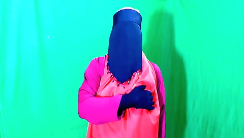 Solo female babe plays with her stepbrother-in-law's cock