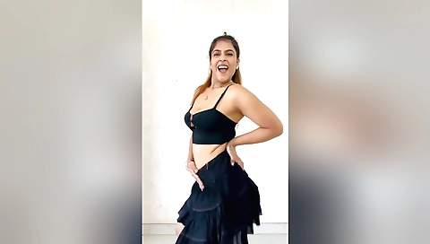 Sexy and sexy stepsister with a big tits and a nice body