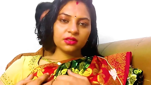 Indian hot milfs get naked and do some hardcore sex