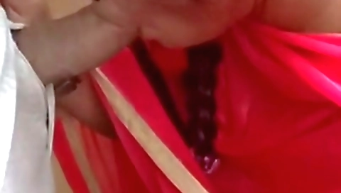 Indian babe blows a cock on camera in amateur video