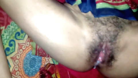 Indian girl gets creampie in pussy in homemade porn