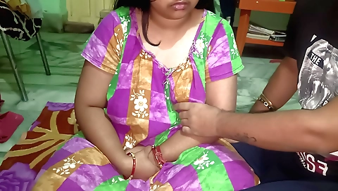 Chubby amateur big ass bhabhi gets rammed by a guy