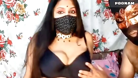 Indian girl's pussy is covered with cum in the hd video