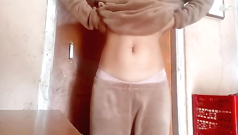 Amateur brunette naked solo and a sexy little face