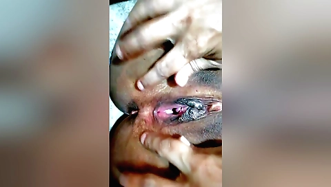 Indian amateur girl gives a blowjob and then gets fucked