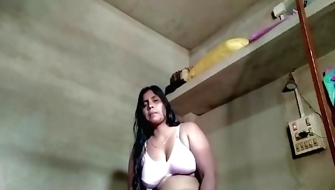 Amateur Indian wife video showing her getting away with a good one