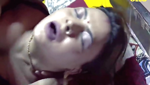 Indian brunette with big nipples fucks with huge phalluse