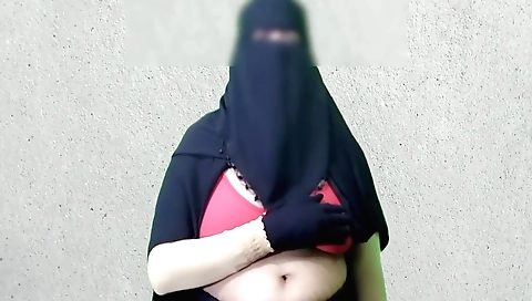 Solo female live in a big house and makes a homemade video