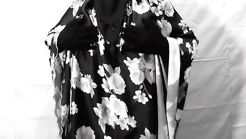 Indian girl plays with her pussy in homemade video