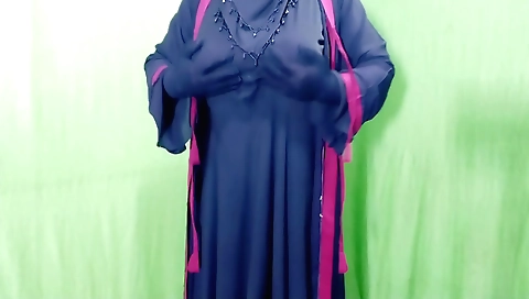 Indian babe fucks in amateur video with a sexy stranger