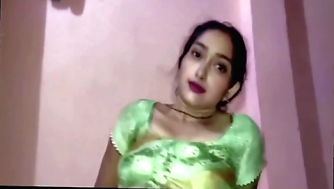 Indian babe with perfect body sucks dick and gets creampie