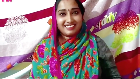 Amateur brunette gets her pussy fucked in a village