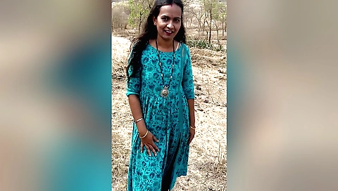 Indian milf in sexy lingerie has sex in the outdoor