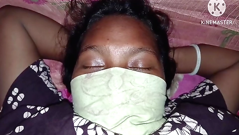 Indian blonde makes a hardcore sex video with a creampie