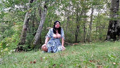 Hot brunette enjoys her shaved pussy in solo movie