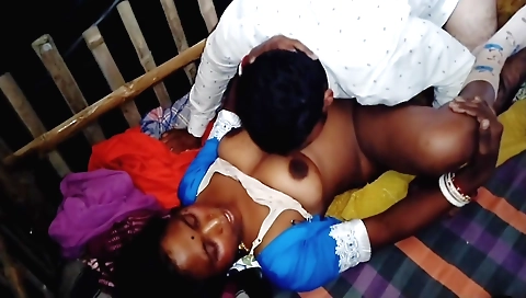 Amateur brunette with shaved pussy anal sex for the first time