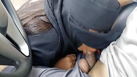 Indian amateur with a sexy body sucks a dude's cock