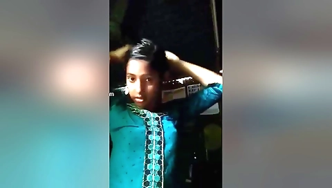 Today Exclusive -desi Village Girl Shows Her Boobs And Pussy