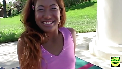 Indian brunette gets fucked in her face in outdoor porn