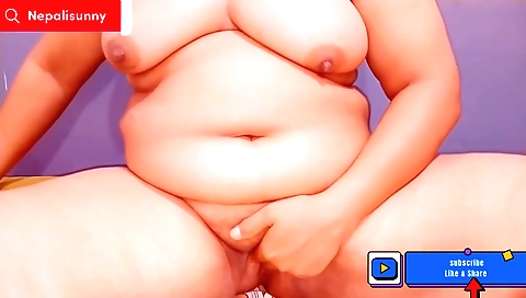 Hot amateur brunette on a vibrator is getting penetrated