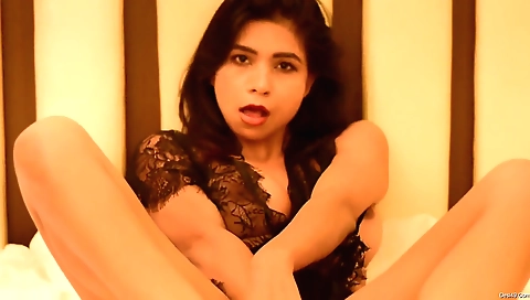 Good looking naked brunette gym lady solo video today