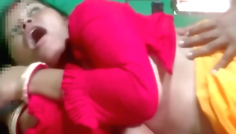 Indian redhead babe gives a cumshot on webcam clips