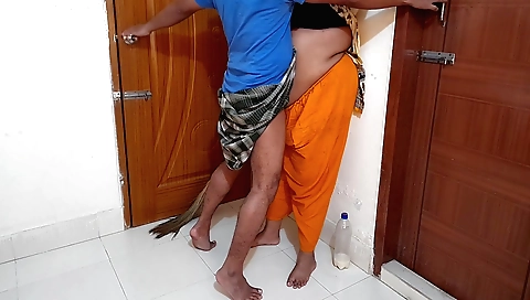 Devar ne mujhe khali khari phole mein jabardasti choda