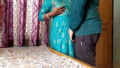 Amateur brunette woman gives a blowjob to her husband