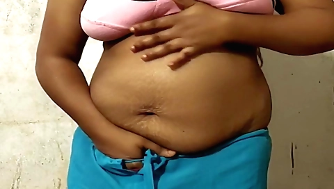 Solo amateur chubby porn video with a big ass and a pussy