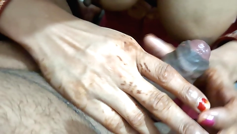 Indian girl is showing off her body and has a handjob