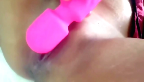 Amateur solo sex video with a hot female with small tits